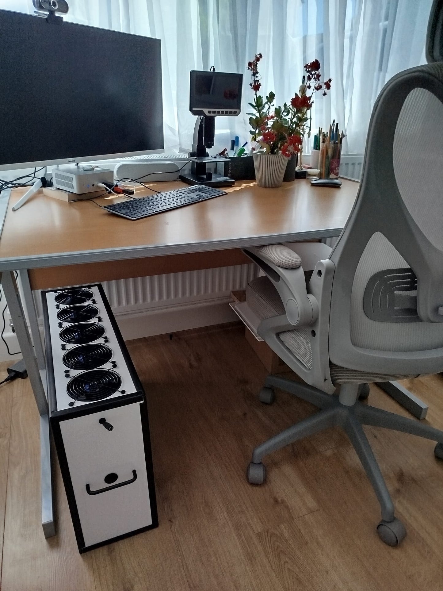 Luggable Blanc premium air purifier for living room UK