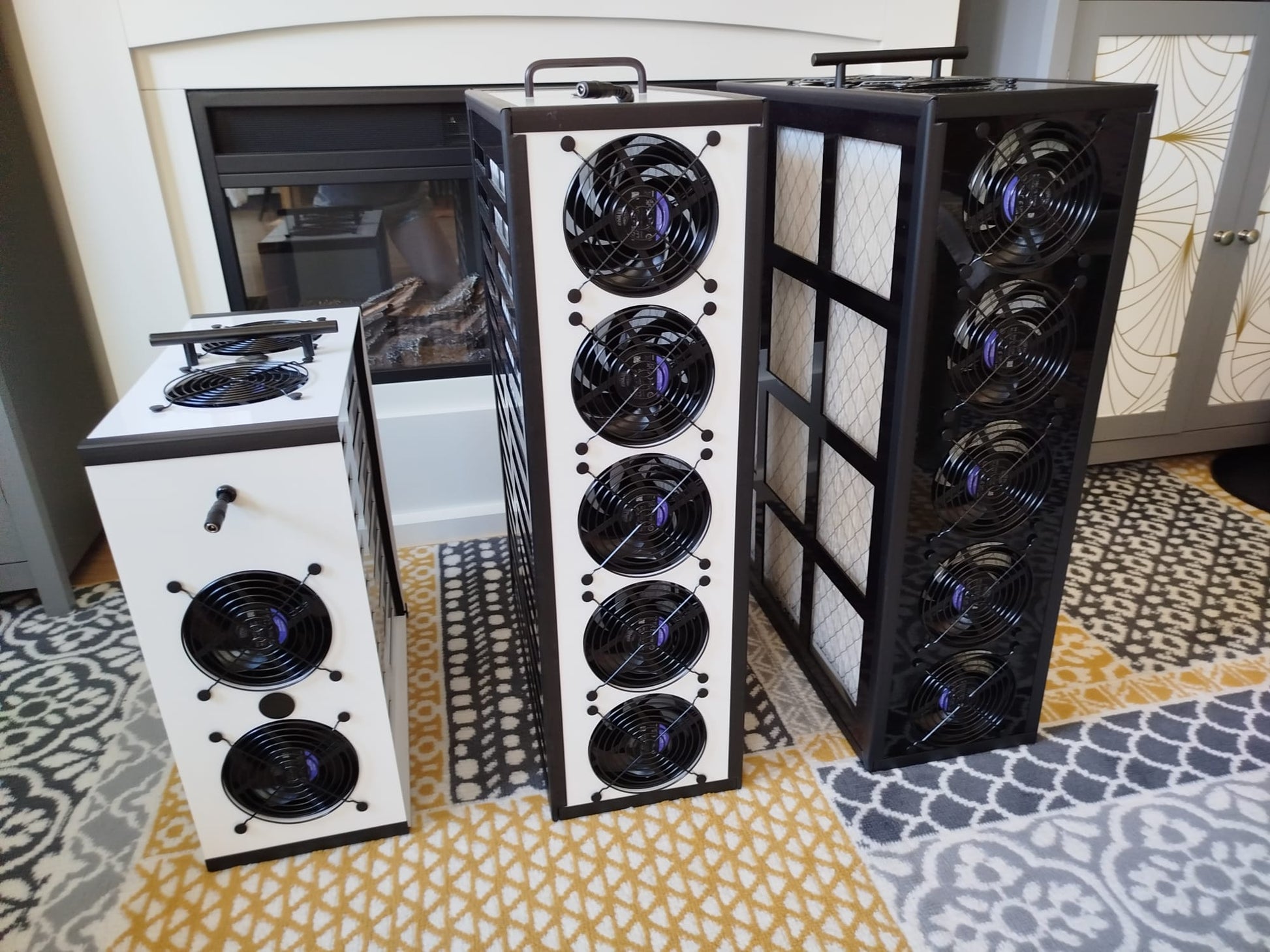 Luggable Carbon compared with Luggable Ultra XL — size comparison